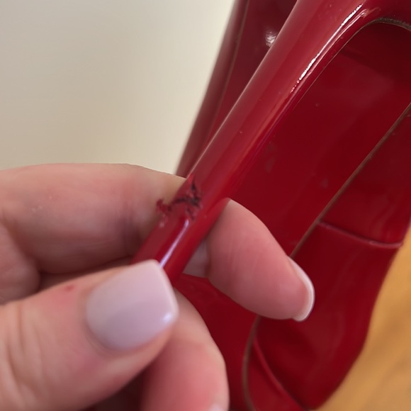 STEAL OF THE DAY AUTHENTIC - FLASH TODAY ONLY ⭐️✨LOUBOUTIN RED HEELS👠 - Picture 15 of 17